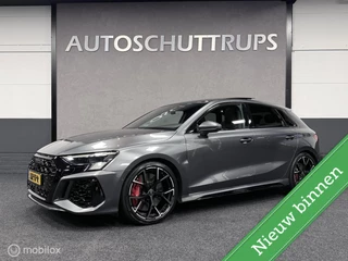 Hoofdafbeelding Audi RS3 Audi RS 3 2.5 TFSI RS 3 quattro RS Dynamic  / Keramisch / Panorama / 1e Eigenaar / Matrix