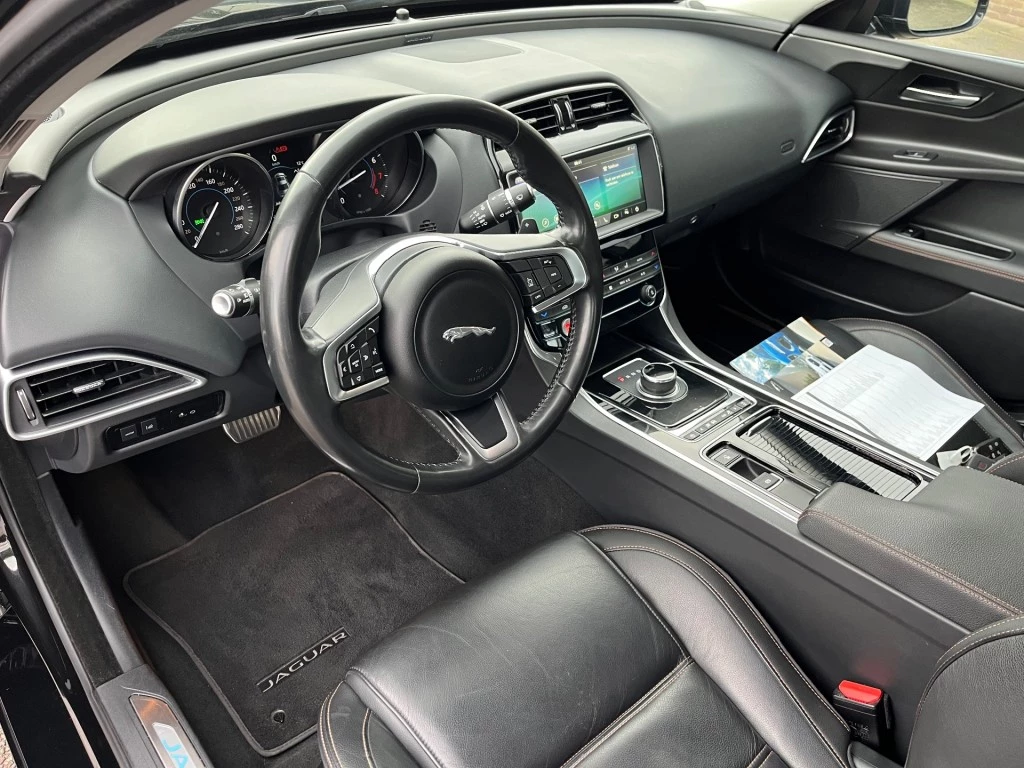 Hoofdafbeelding Jaguar XE