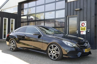 Hoofdafbeelding Mercedes-Benz E-Klasse Mercedes-Benz E-Klasse Coupé 200 Prestige Sport Edition | Leder | Camera | Cruise | LED | 19''