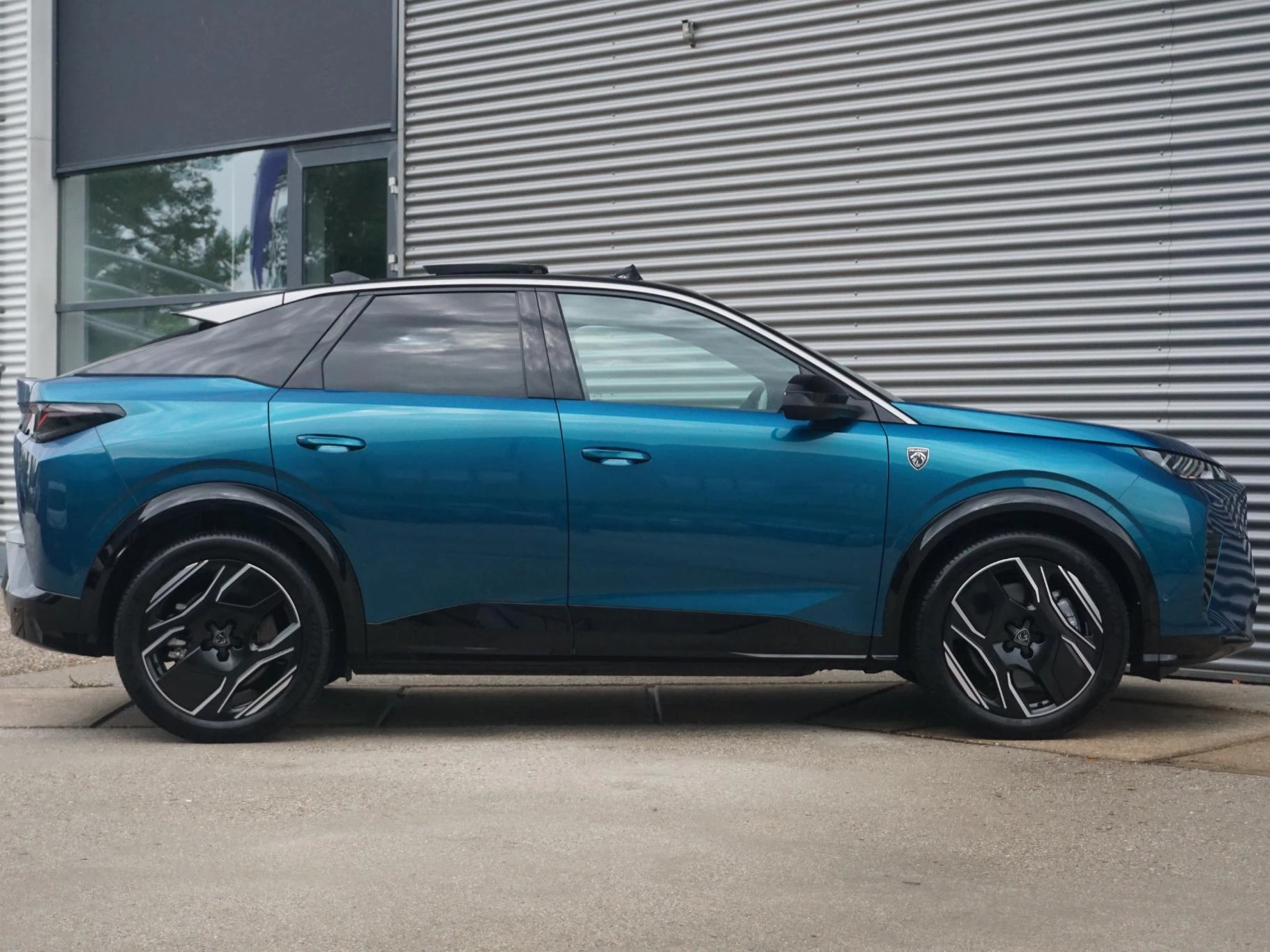 Hoofdafbeelding Peugeot e-3008