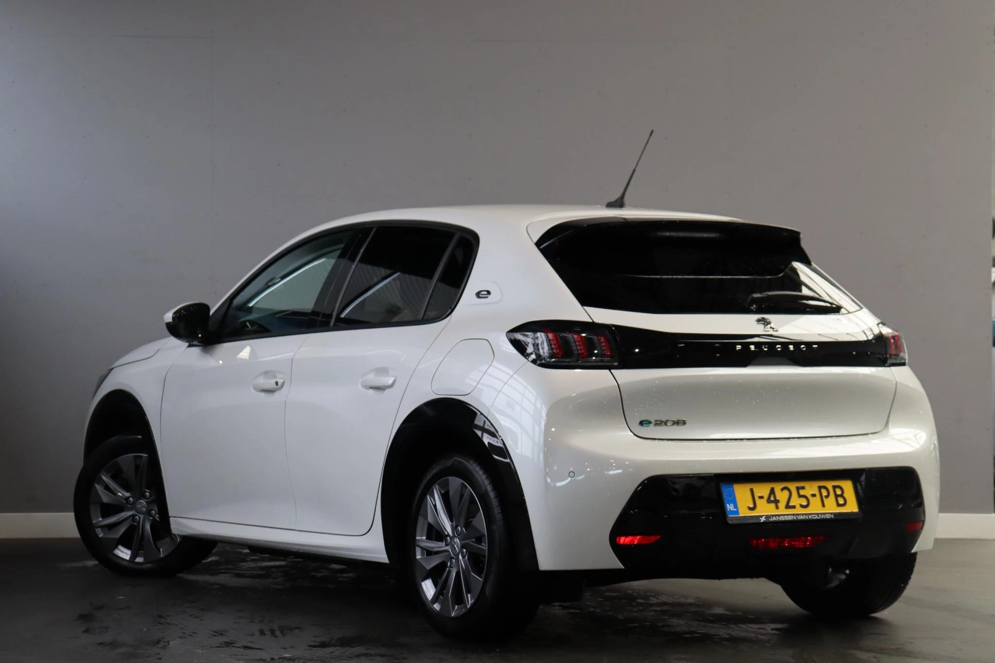 Hoofdafbeelding Peugeot e-208