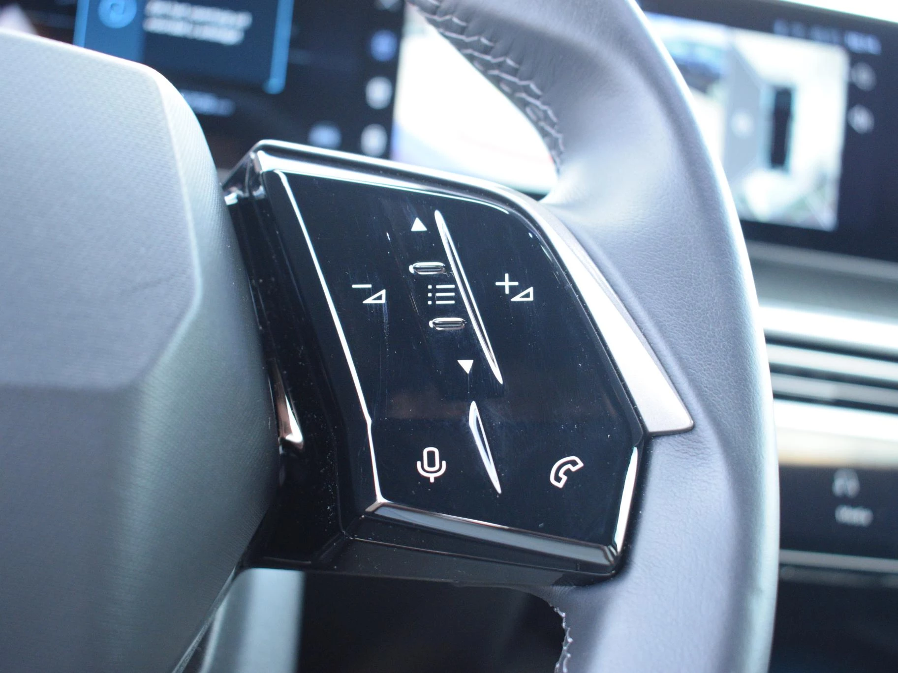 Hoofdafbeelding Peugeot e-3008