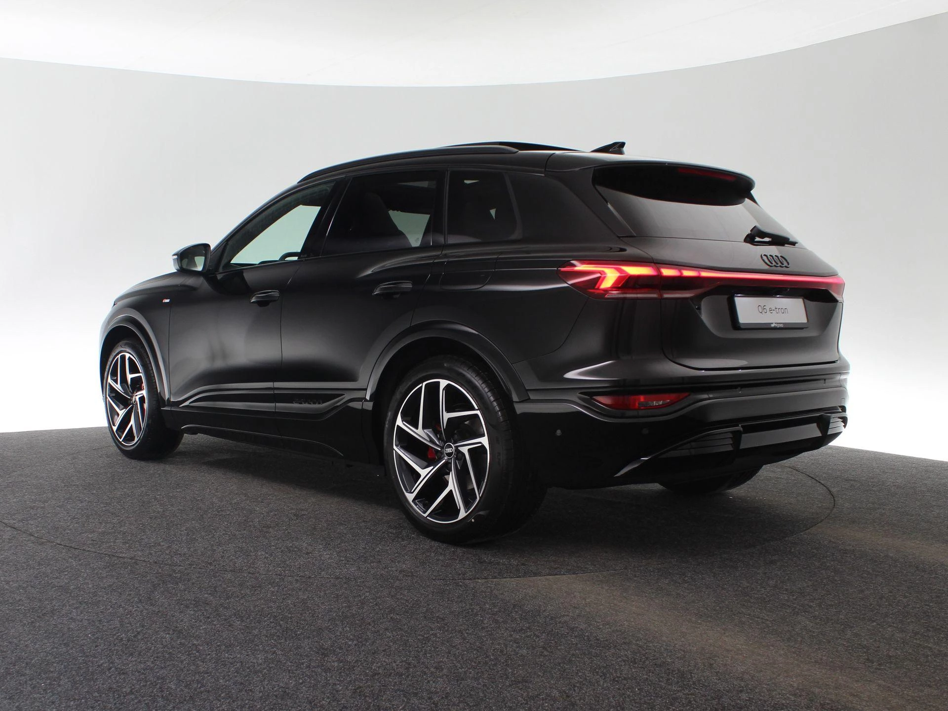 Hoofdafbeelding Audi Q6 e-tron