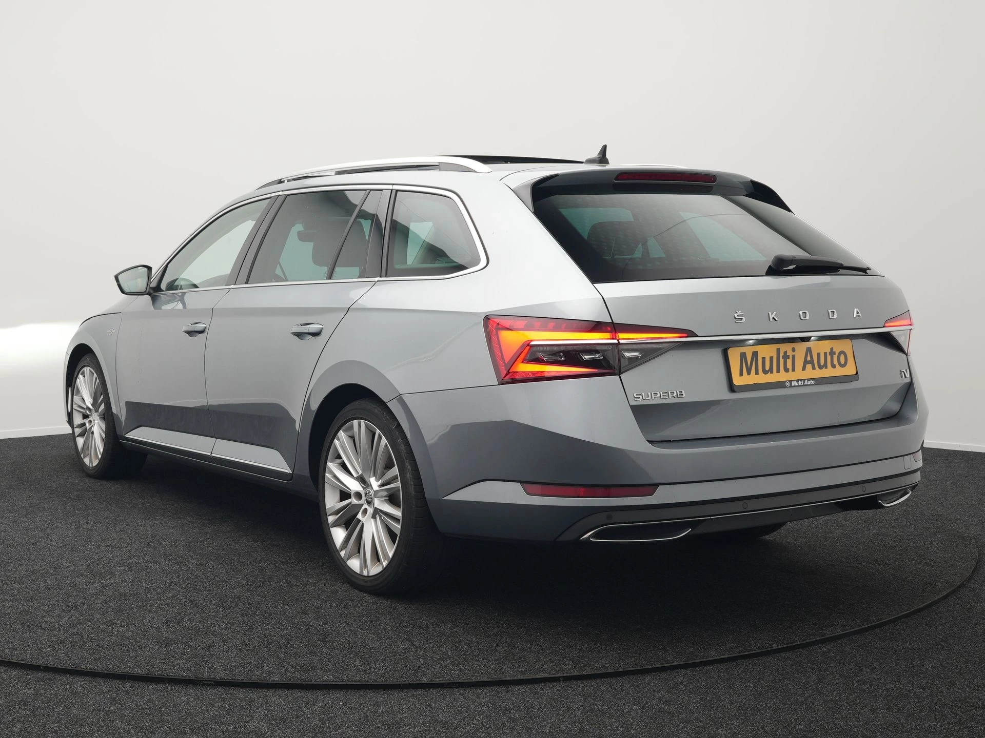 Hoofdafbeelding Škoda Superb