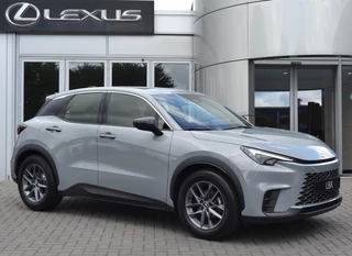 Lexus LBX 2WD STOELVERW STUURVERW PARK-SENSOR BLIND-SPOT CARPLAY LENDESTEUN