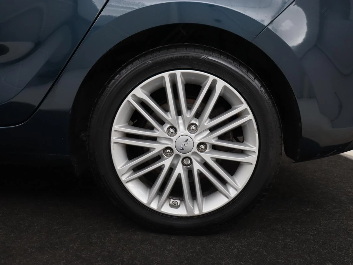 Hoofdafbeelding Kia Carens