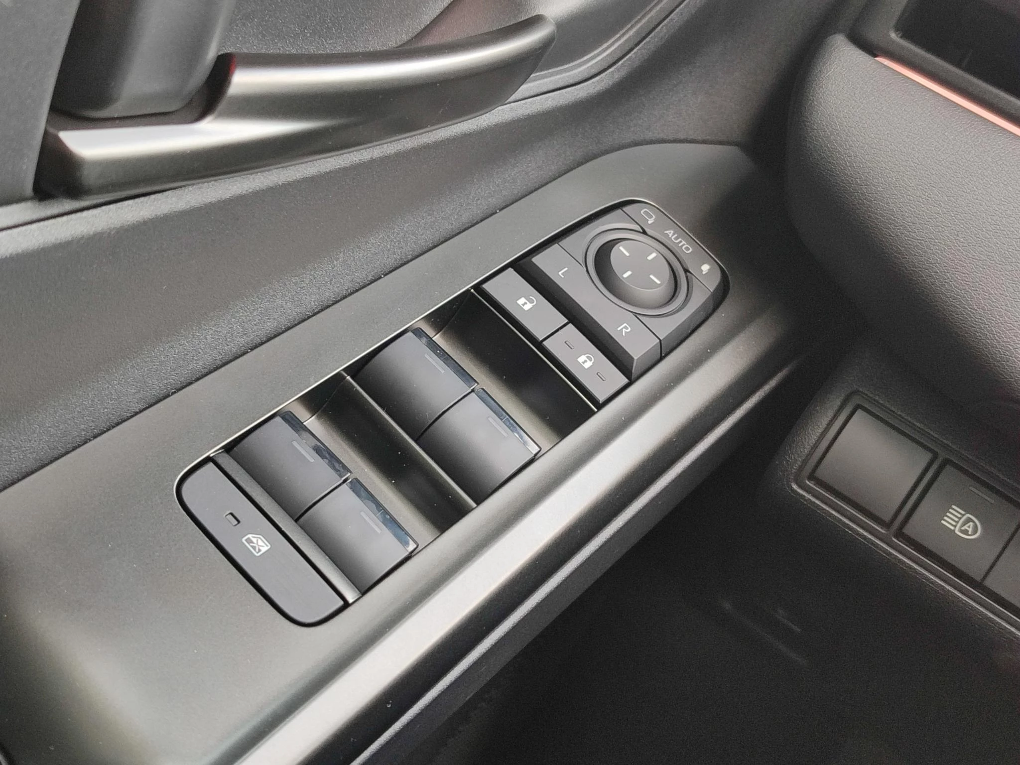 Hoofdafbeelding Toyota C-HR+