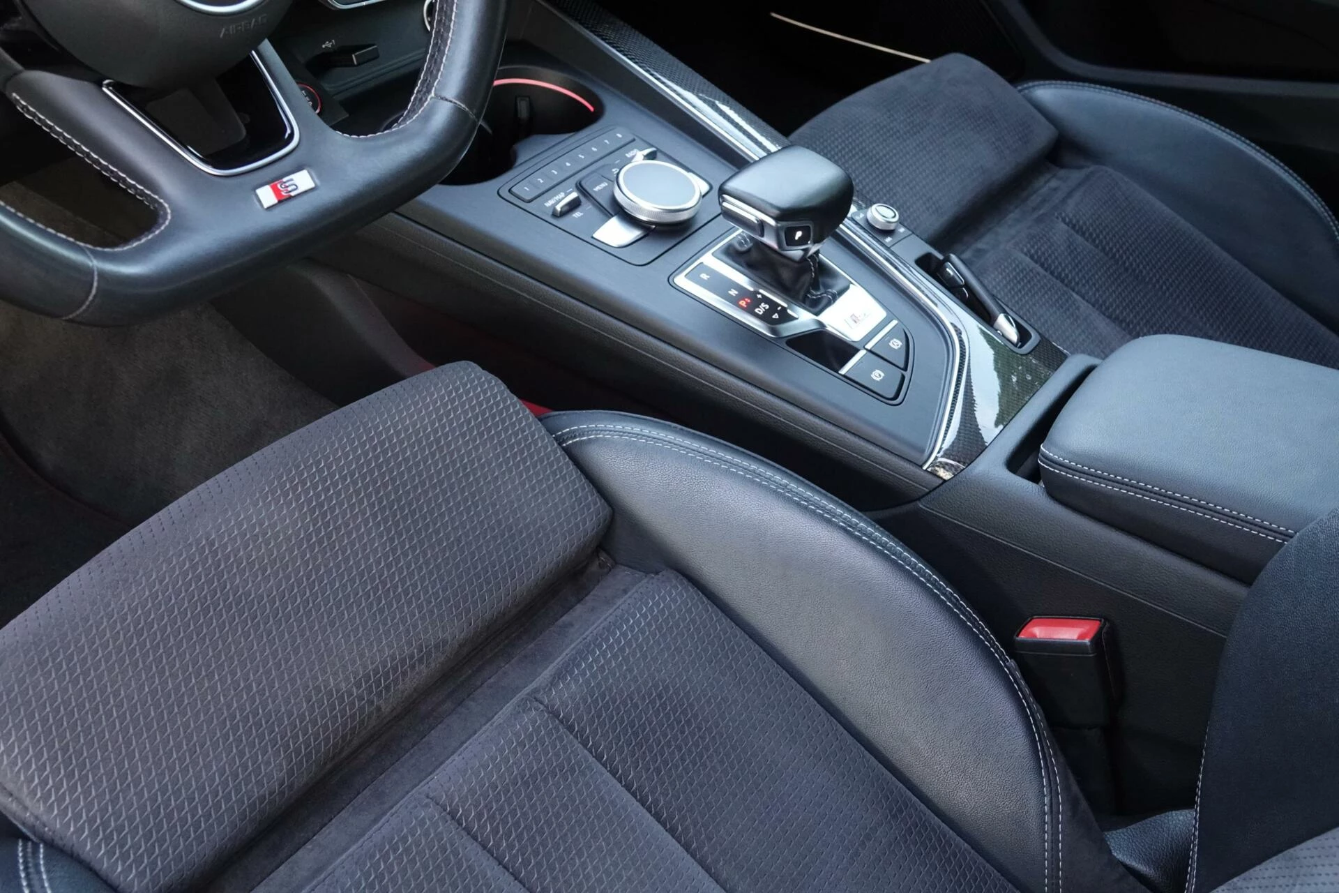 Hoofdafbeelding Audi S4