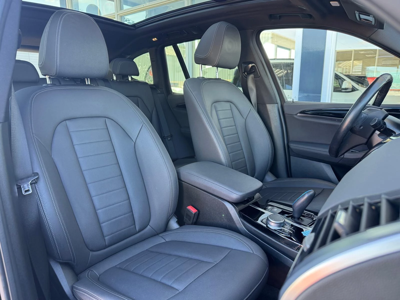Hoofdafbeelding BMW iX3