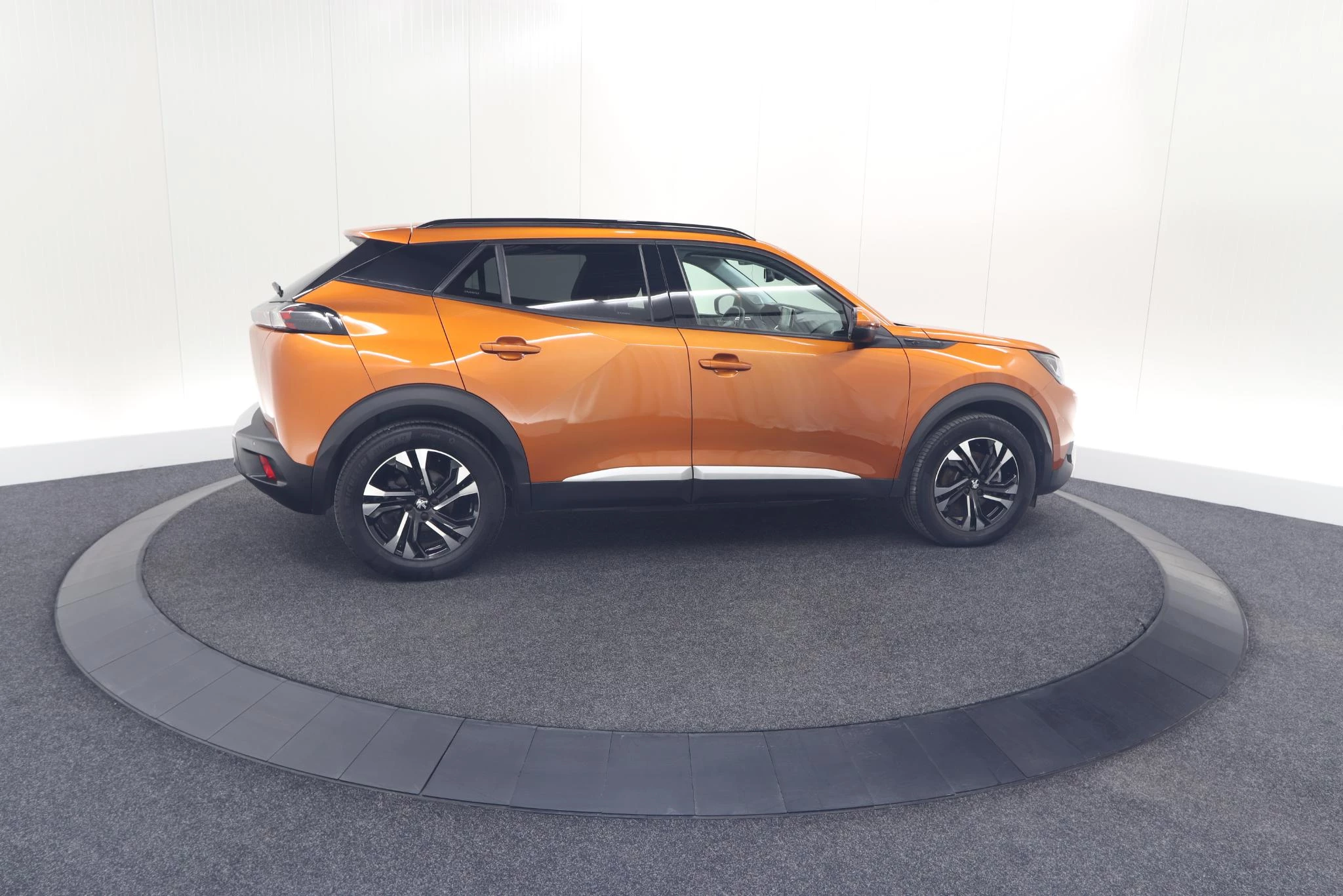 Hoofdafbeelding Peugeot e-2008