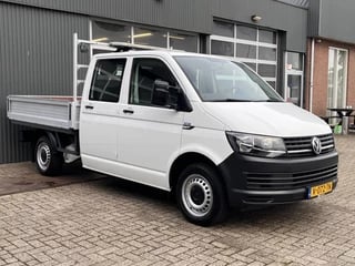 Volkswagen Transporter 2.0 TDI L2H1 DC Euro 6 Pick up open laadbak Pick-up Airco Bluetooth Apple carplay trekhaak 2200 kg 5-Persoons Werkverlichting Telefoonverbinding 1e eigenaar Dealer onderhouden Bpm vrij !!