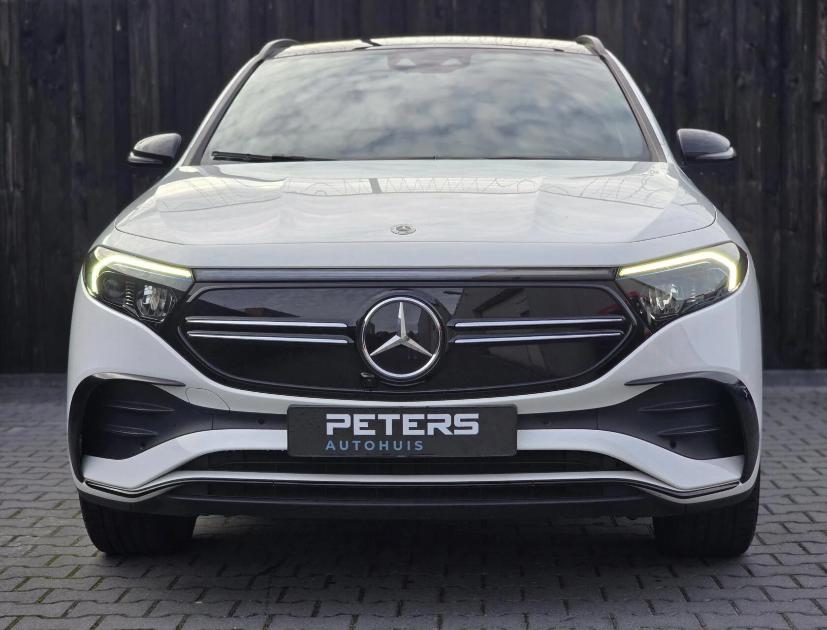 Hoofdafbeelding Mercedes-Benz EQA