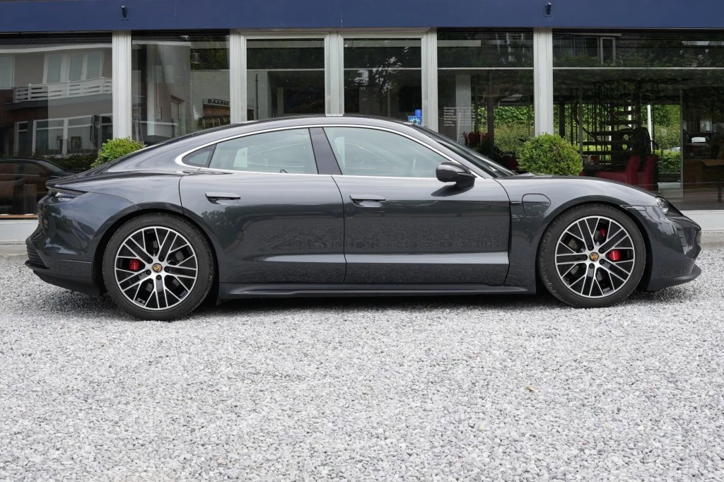 Hoofdafbeelding Porsche Taycan