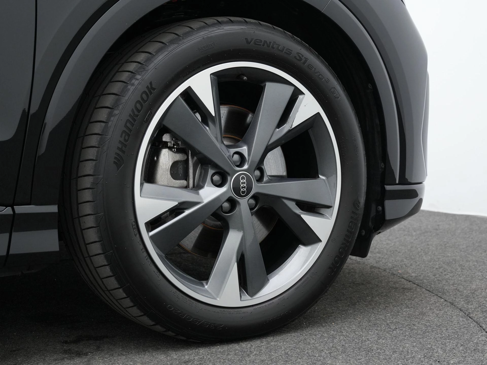 Hoofdafbeelding Audi Q4 e-tron