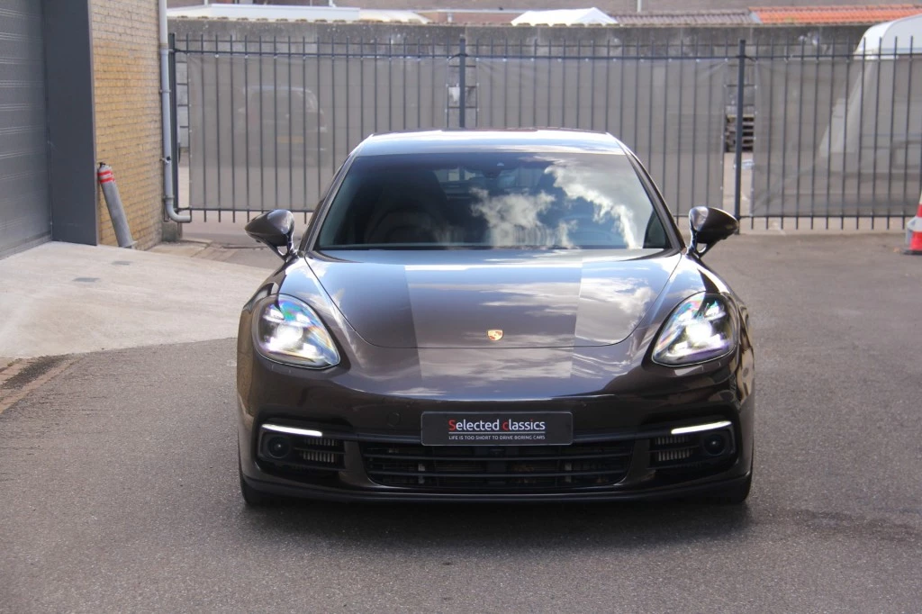 Hoofdafbeelding Porsche Panamera