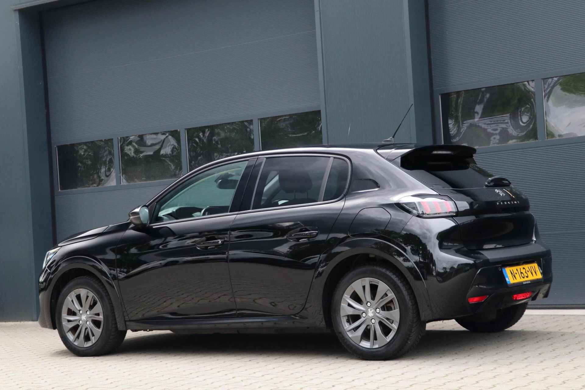 Hoofdafbeelding Peugeot e-208