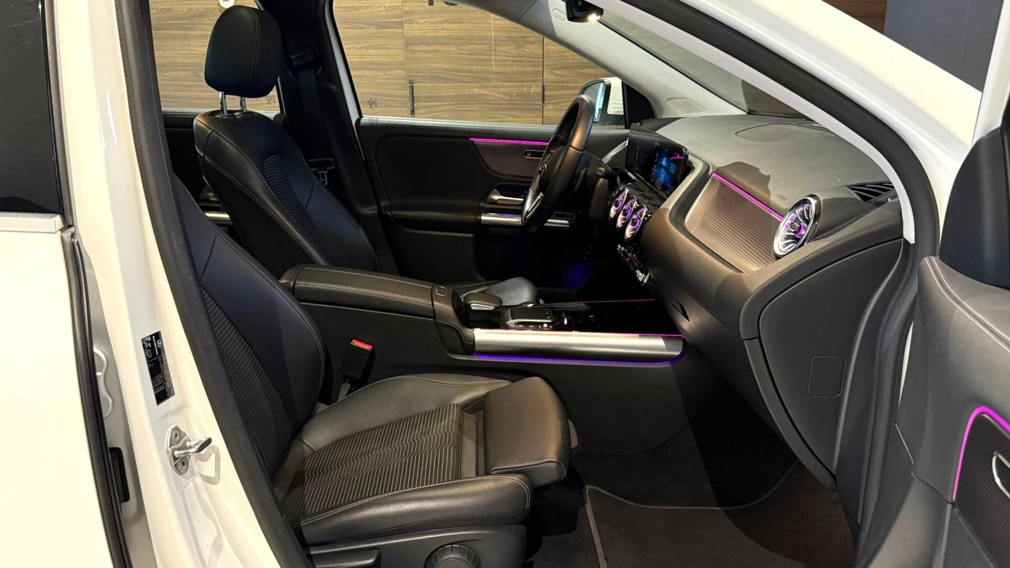 Hoofdafbeelding Mercedes-Benz EQA