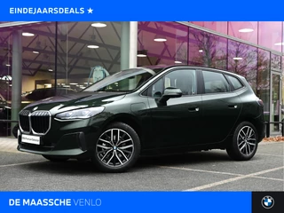 BMW 2 Serie Active Tourer 225e xDrive Automaat / Sportstoelen / Trekhaak / Achteruitrijcamera / Comfort Access / Adaptieve LED / Stoelverwarming