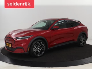 Hoofdafbeelding Ford Mustang Mach-E Ford Mustang Mach-E RWD 75 kWh | Leder | Stoelverwarming |  360 Camera | B&O Sound | Adaptive cruise | Carplay | Keyless | Navigatie | Stuurverwarming | Full LED | 20'' lichtmetalen velgen
