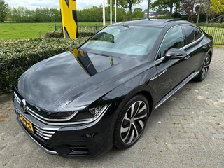 Hoofdafbeelding Volkswagen Arteon Volkswagen Arteon 1.5 TSI DSG7 Business R Pano / Keyless / Virtual