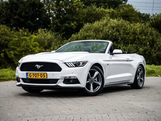 Hoofdafbeelding Ford Mustang Ford Mustang Convertible 3.7 V6 305PK Automaat Camera Airco Cruise Keyless PDC