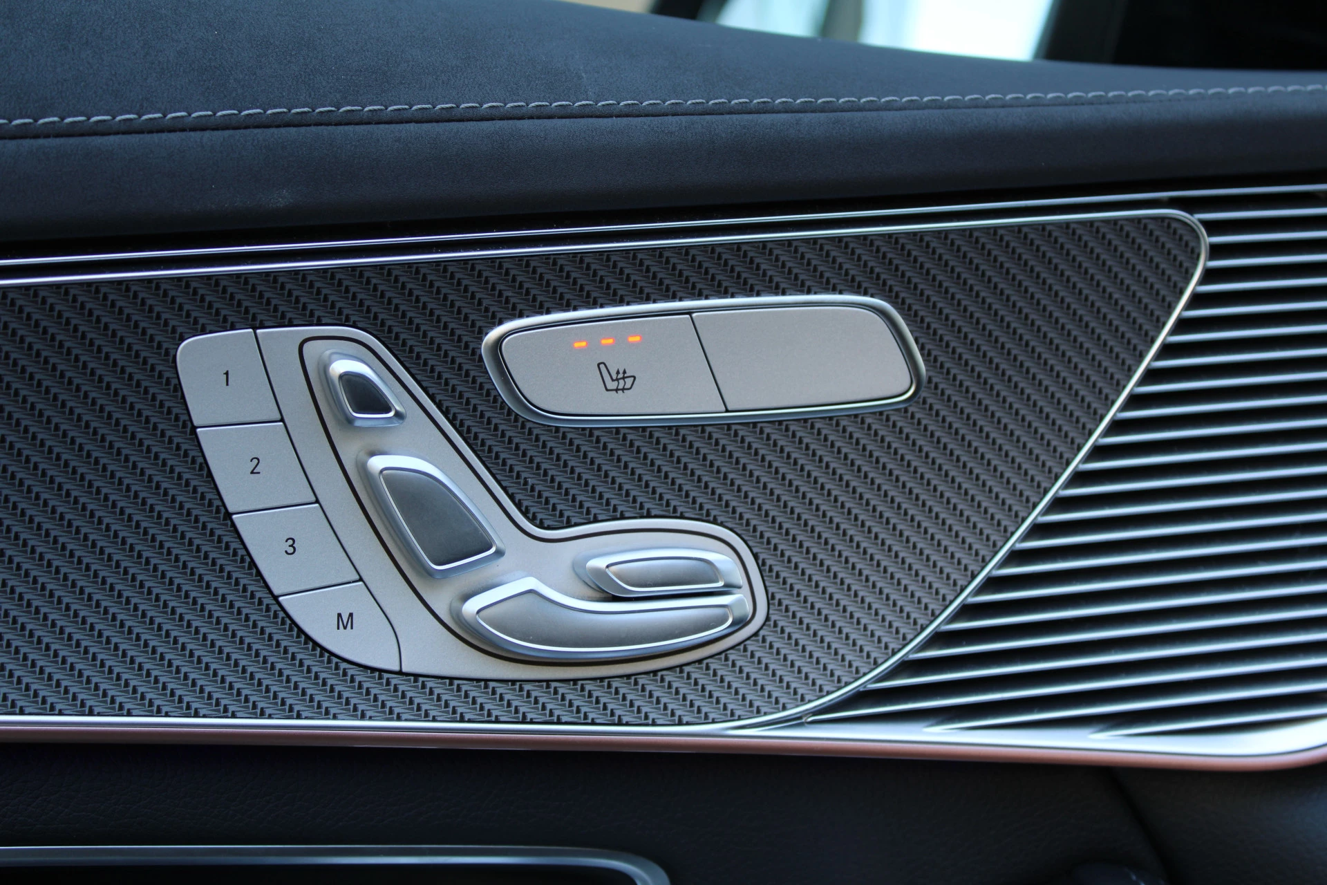 Hoofdafbeelding Mercedes-Benz EQC