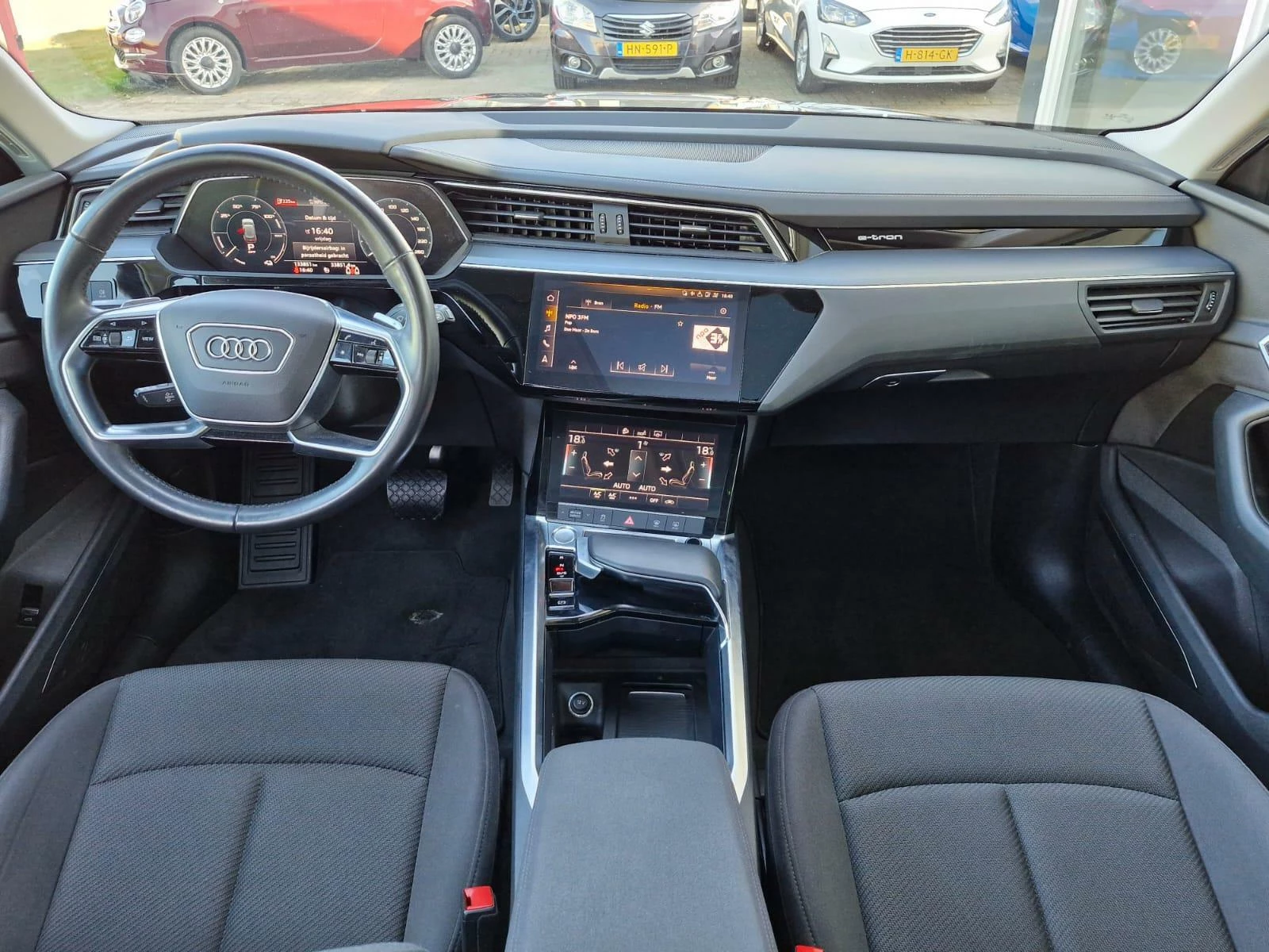 Hoofdafbeelding Audi e-tron
