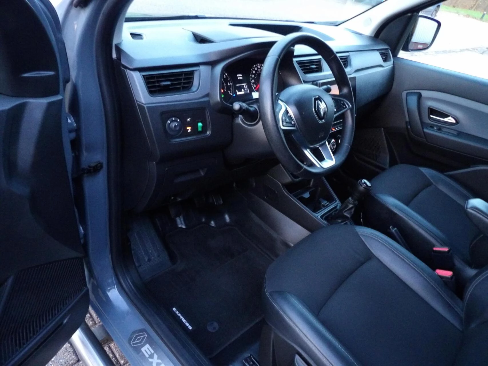 Hoofdafbeelding Renault Express