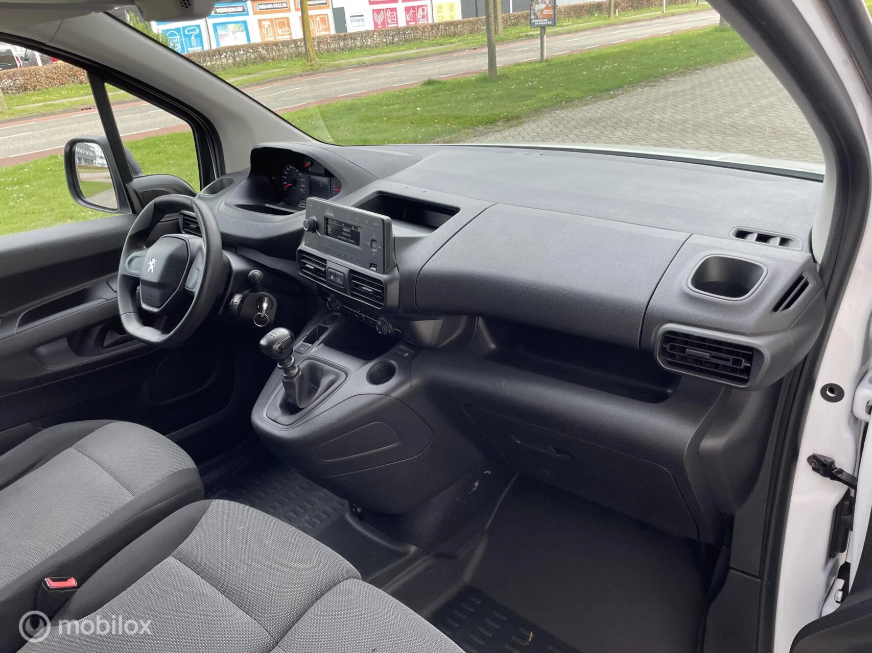 Hoofdafbeelding Peugeot Partner