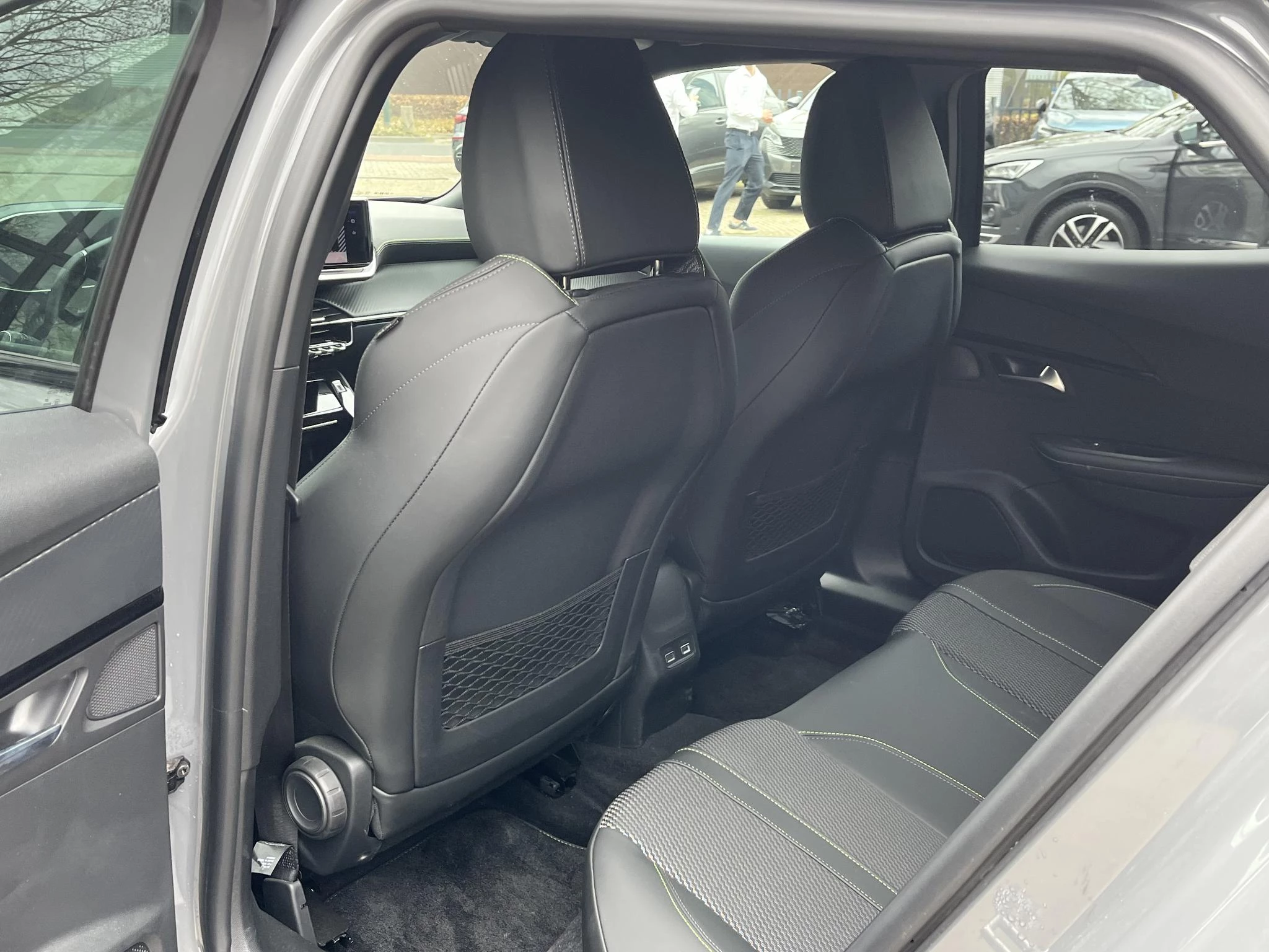 Hoofdafbeelding Peugeot e-2008