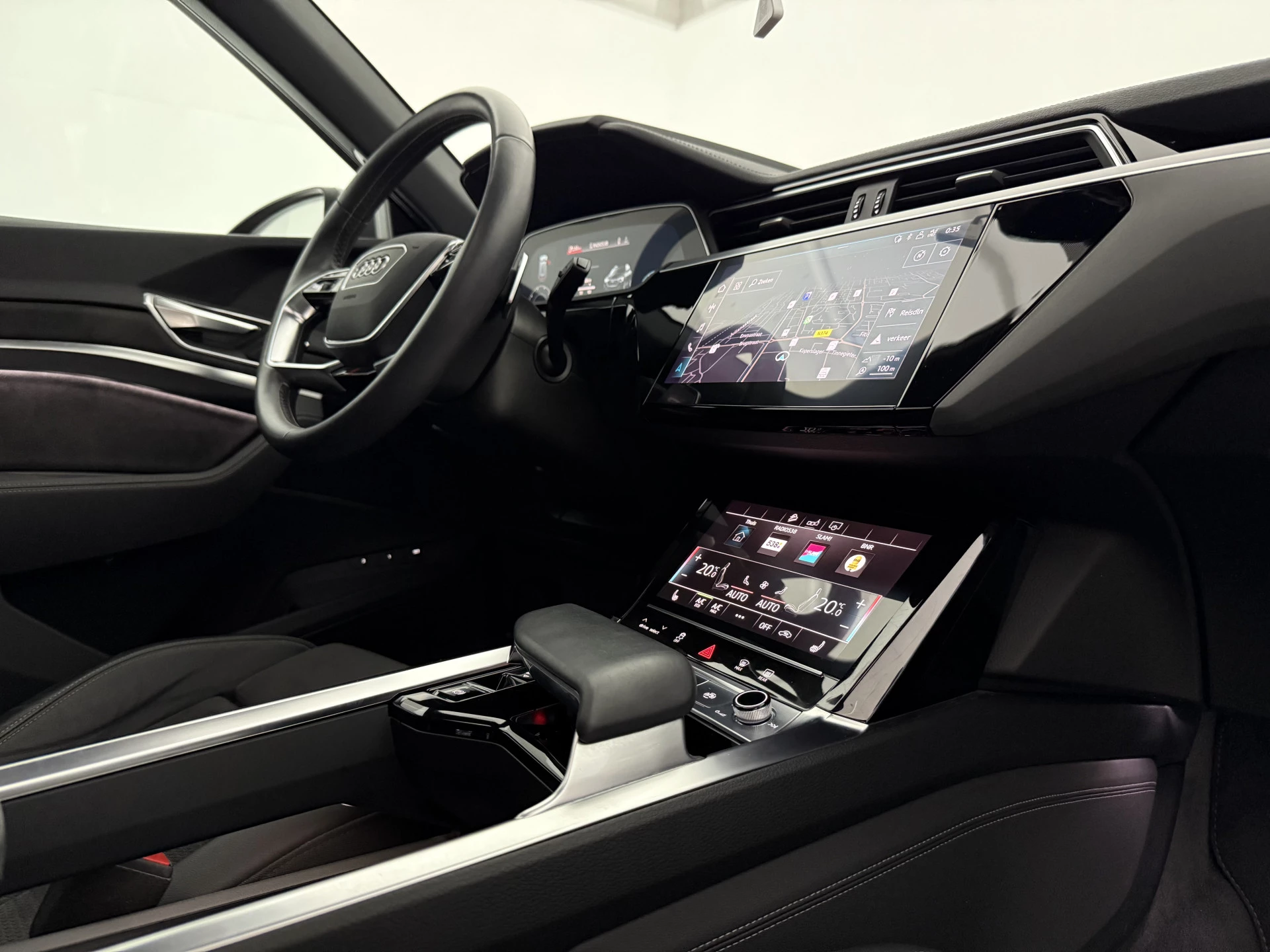 Hoofdafbeelding Audi e-tron
