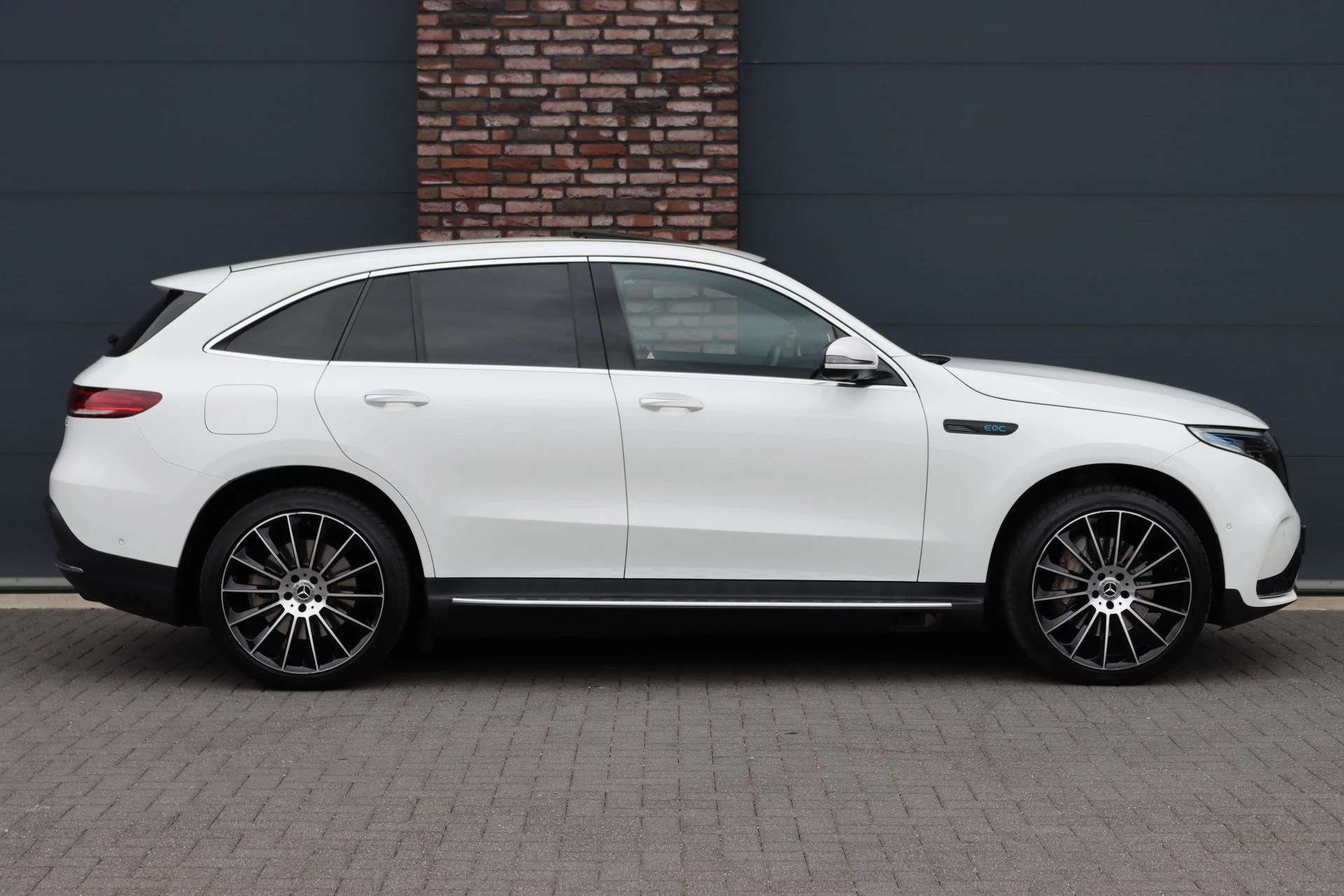 Hoofdafbeelding Mercedes-Benz EQC