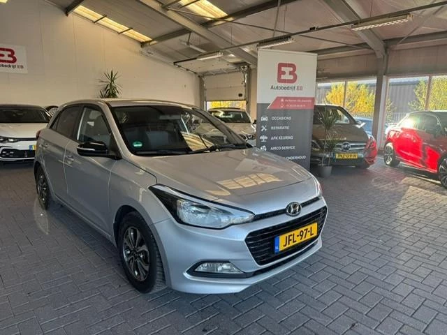 Hoofdafbeelding Hyundai i20
