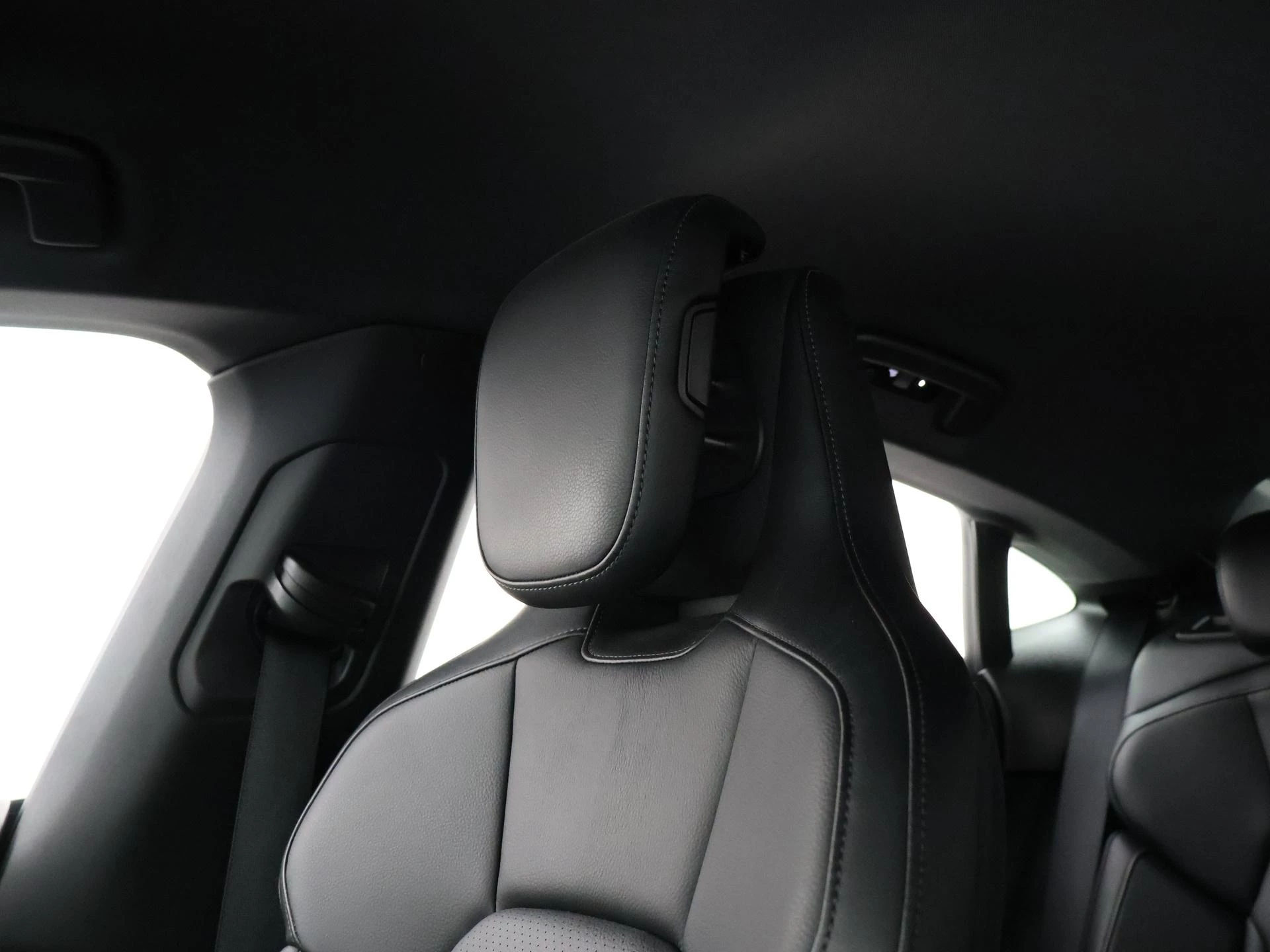 Hoofdafbeelding Porsche Taycan