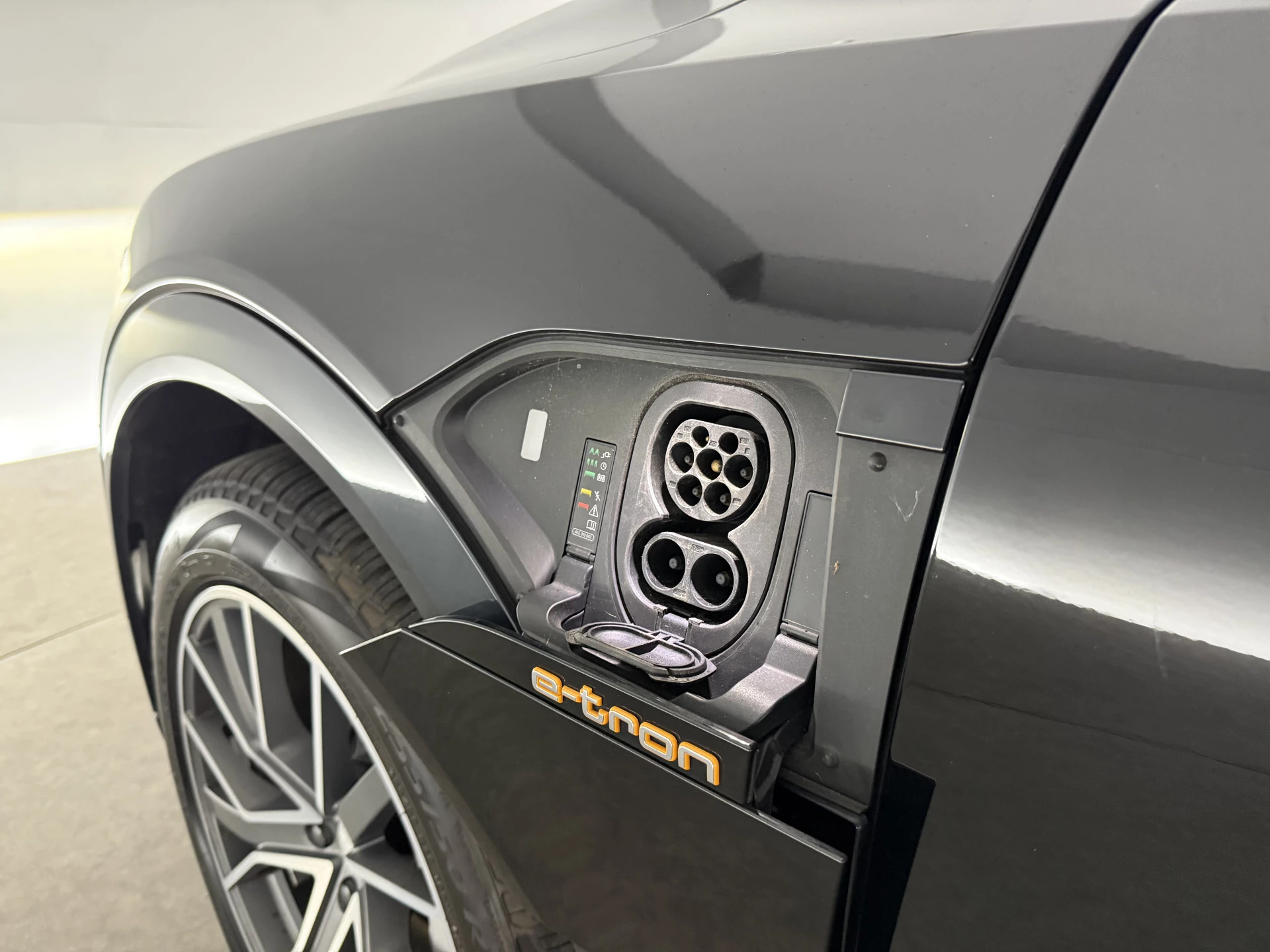 Hoofdafbeelding Audi e-tron
