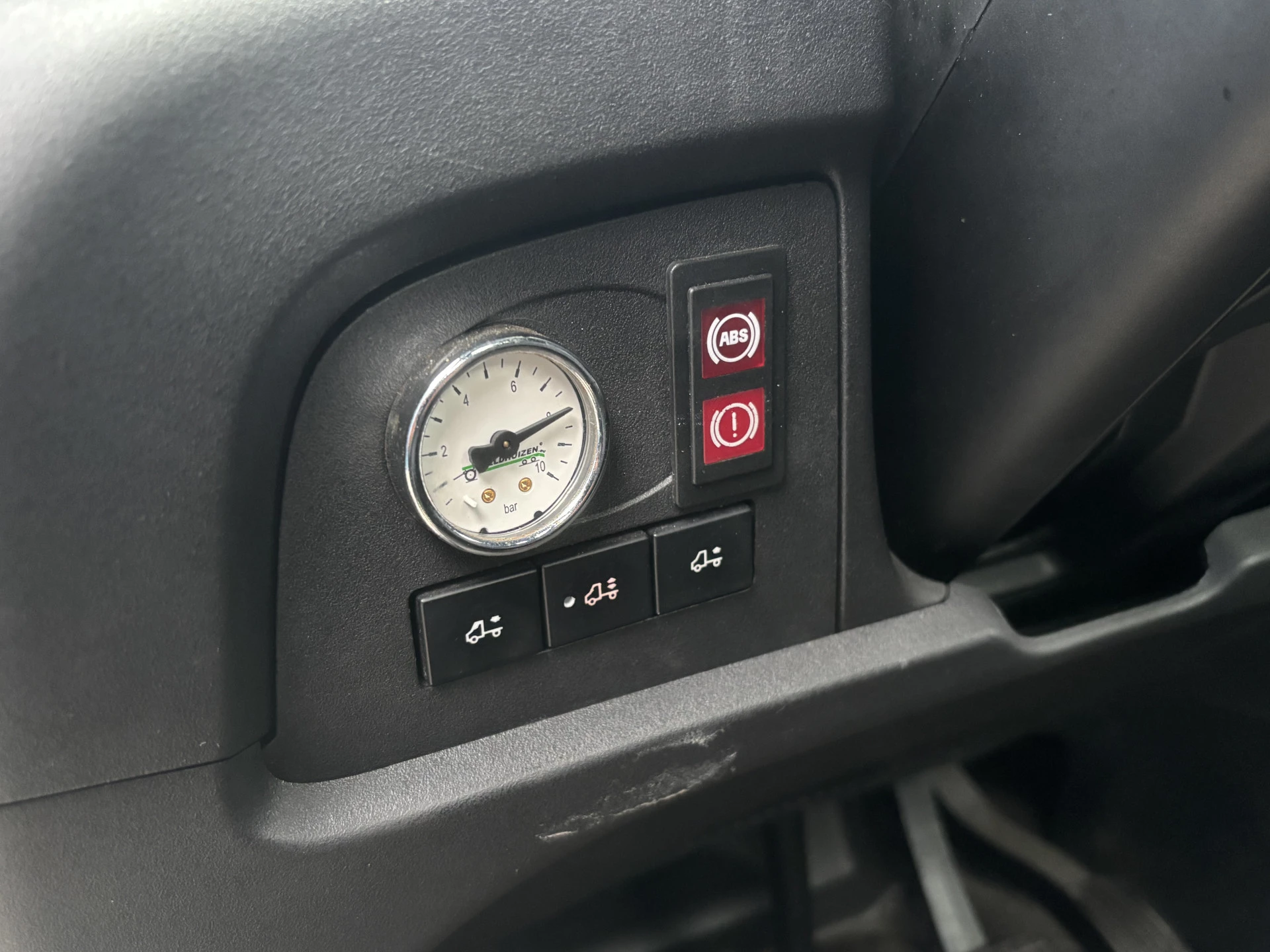 Hoofdafbeelding Iveco 40C18 3.0 180 PK Automaat Be Trekker + Veldhuizen P45-1 2019 Semi Dieplader