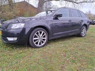 Škoda Octavia Combi 1.6 TDI 110 Pk Greentech JOY Business ECC PDC NAV