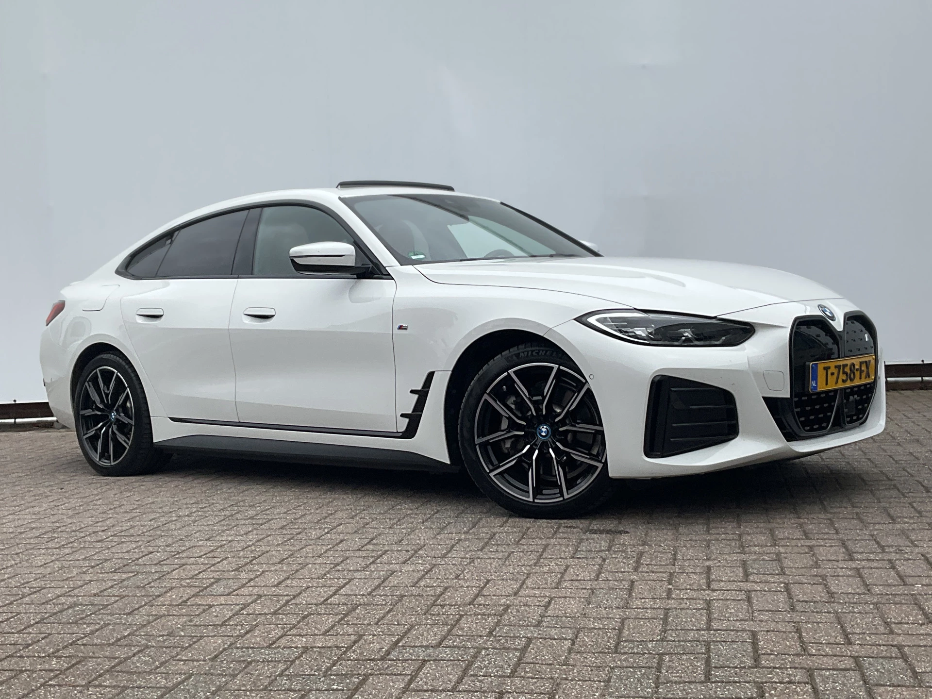 Hoofdafbeelding BMW i4