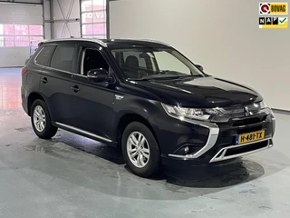 Mitsubishi Outlander 2.4 PHEV Pure APPLE CARPLAY/VERWARMDE VOORSTOELEN/4X4