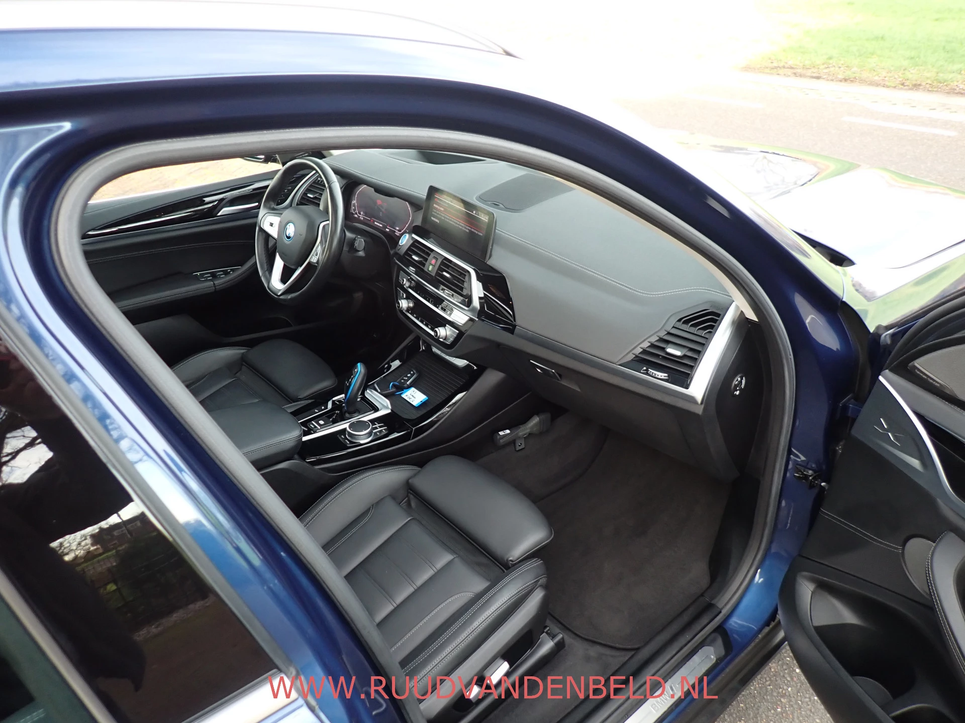 Hoofdafbeelding BMW iX3