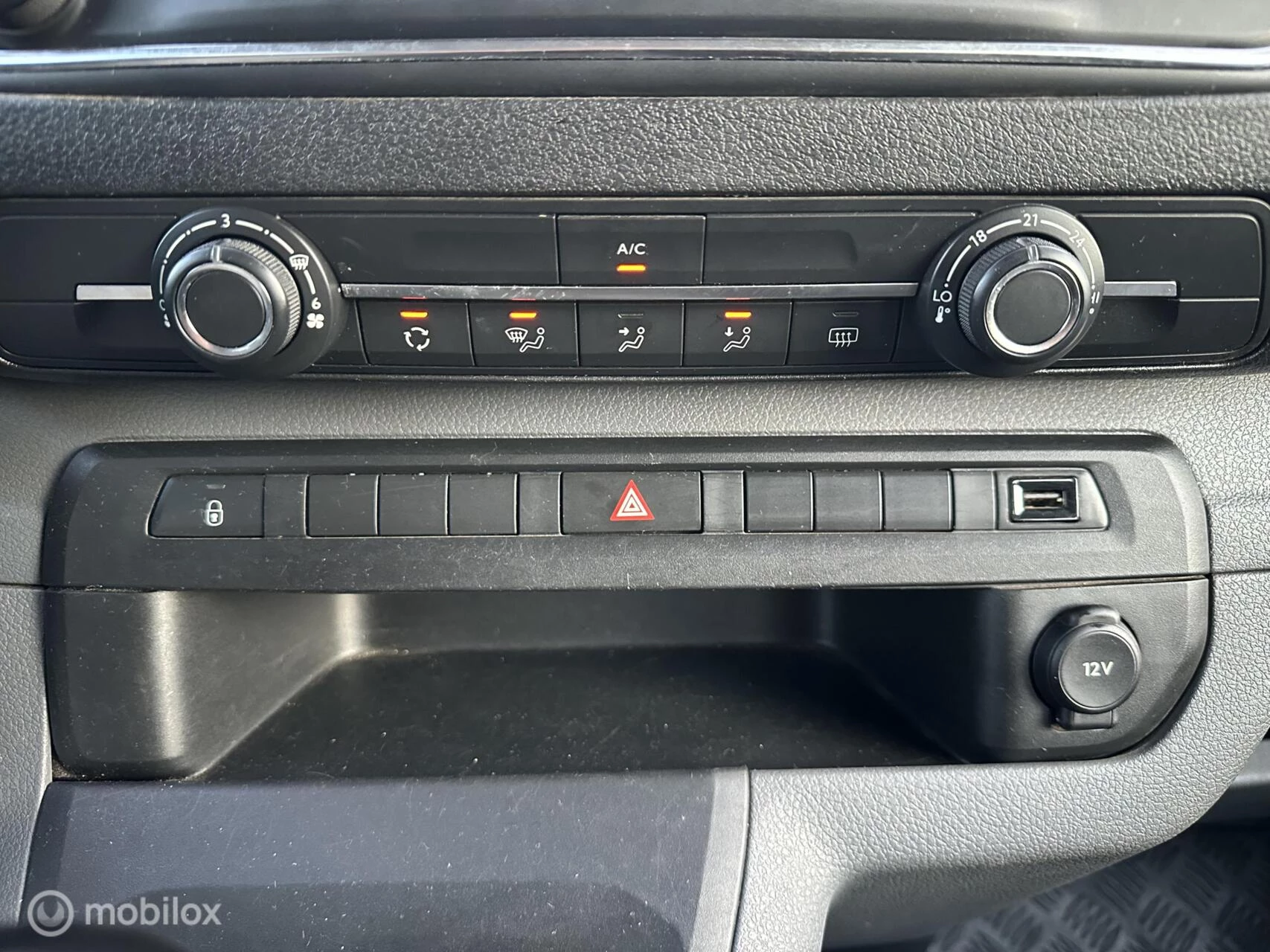 Hoofdafbeelding Peugeot Traveller