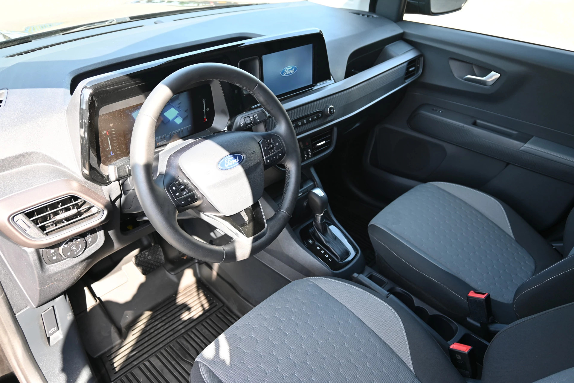 Hoofdafbeelding Ford Transit Courier