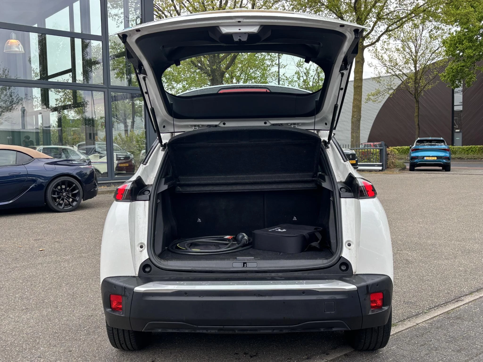 Hoofdafbeelding Peugeot e-2008