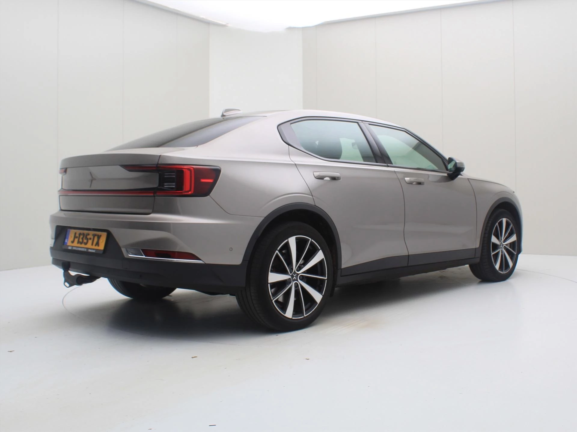 Hoofdafbeelding Polestar 2