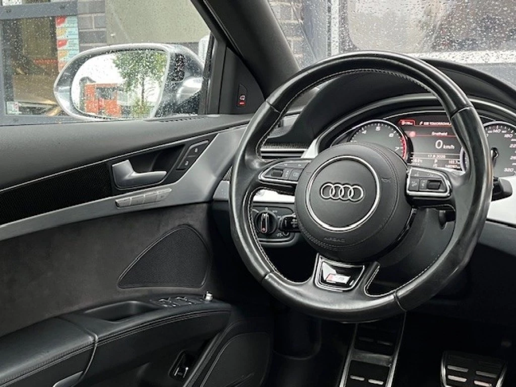 Hoofdafbeelding Audi S8
