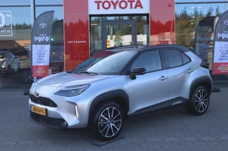 Toyota Yaris Cross 1.5 HYBRID 130 GR-SPORT STOEL/STUUR/VOORRUITVERW. NAVI EL-ACHTERKLEP DODEHOEK KEYLESS APPLE/ANDROID AD-CRUISE P-SENSOREN