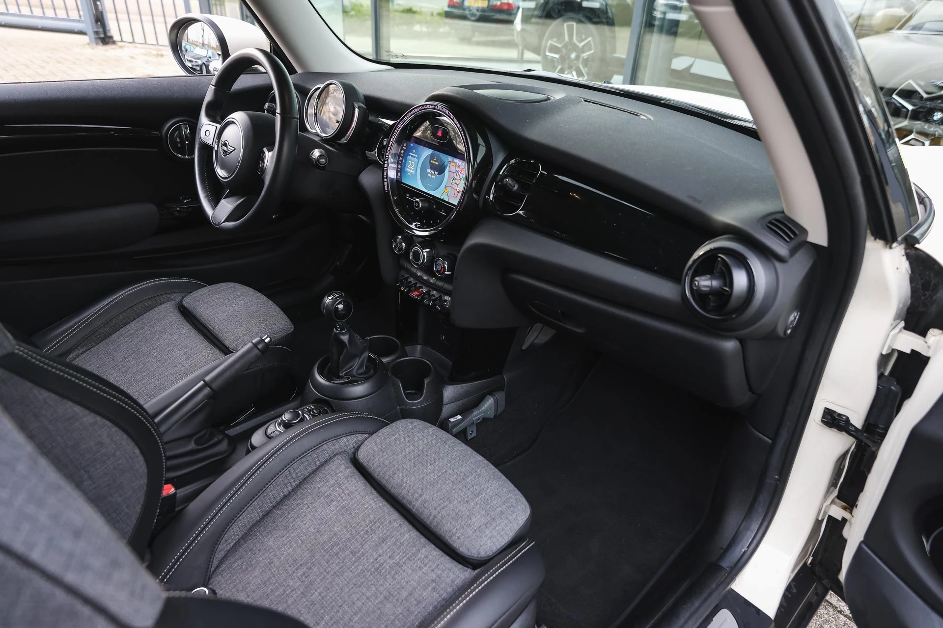 Hoofdafbeelding MINI One