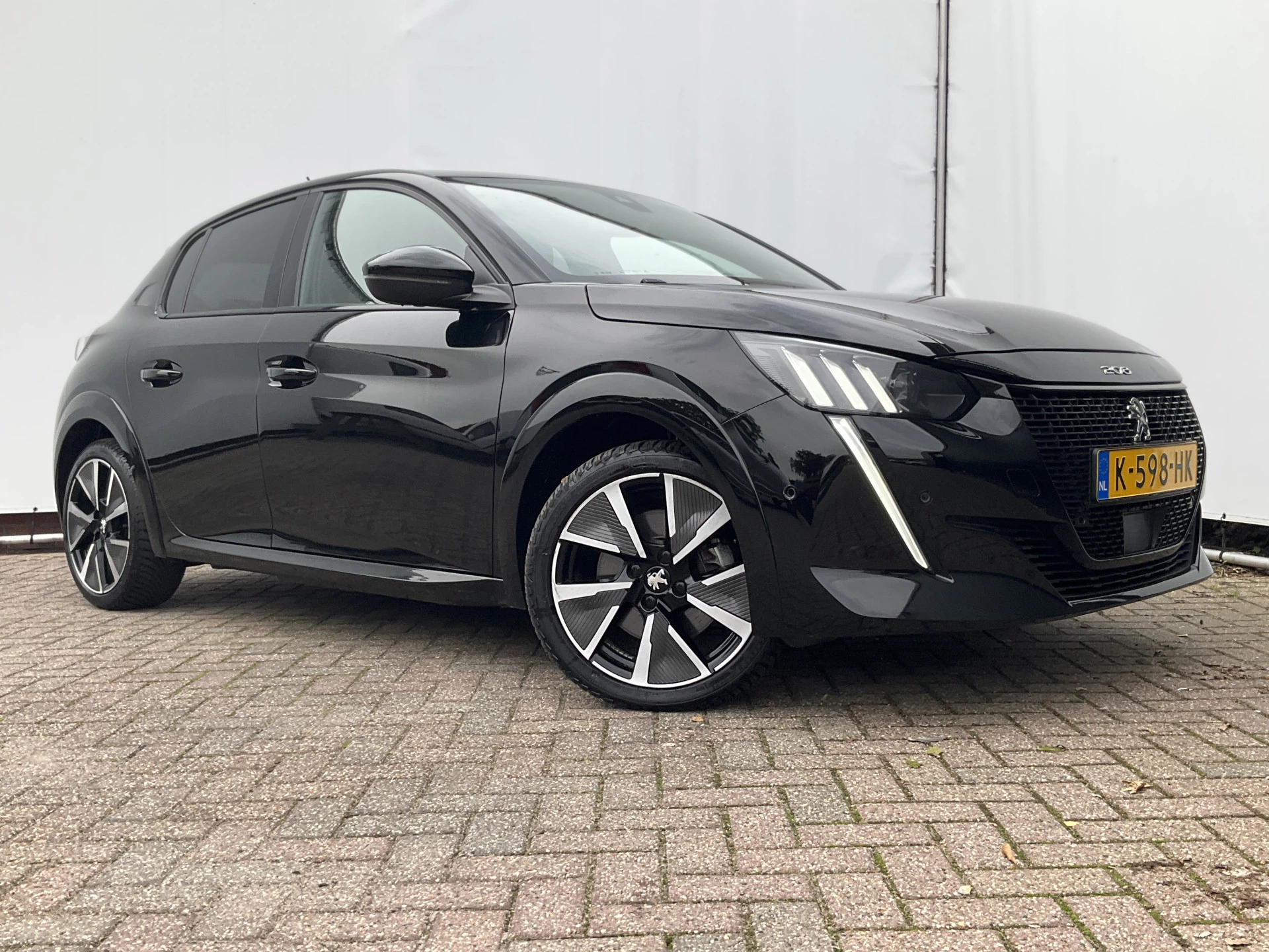 Hoofdafbeelding Peugeot e-208