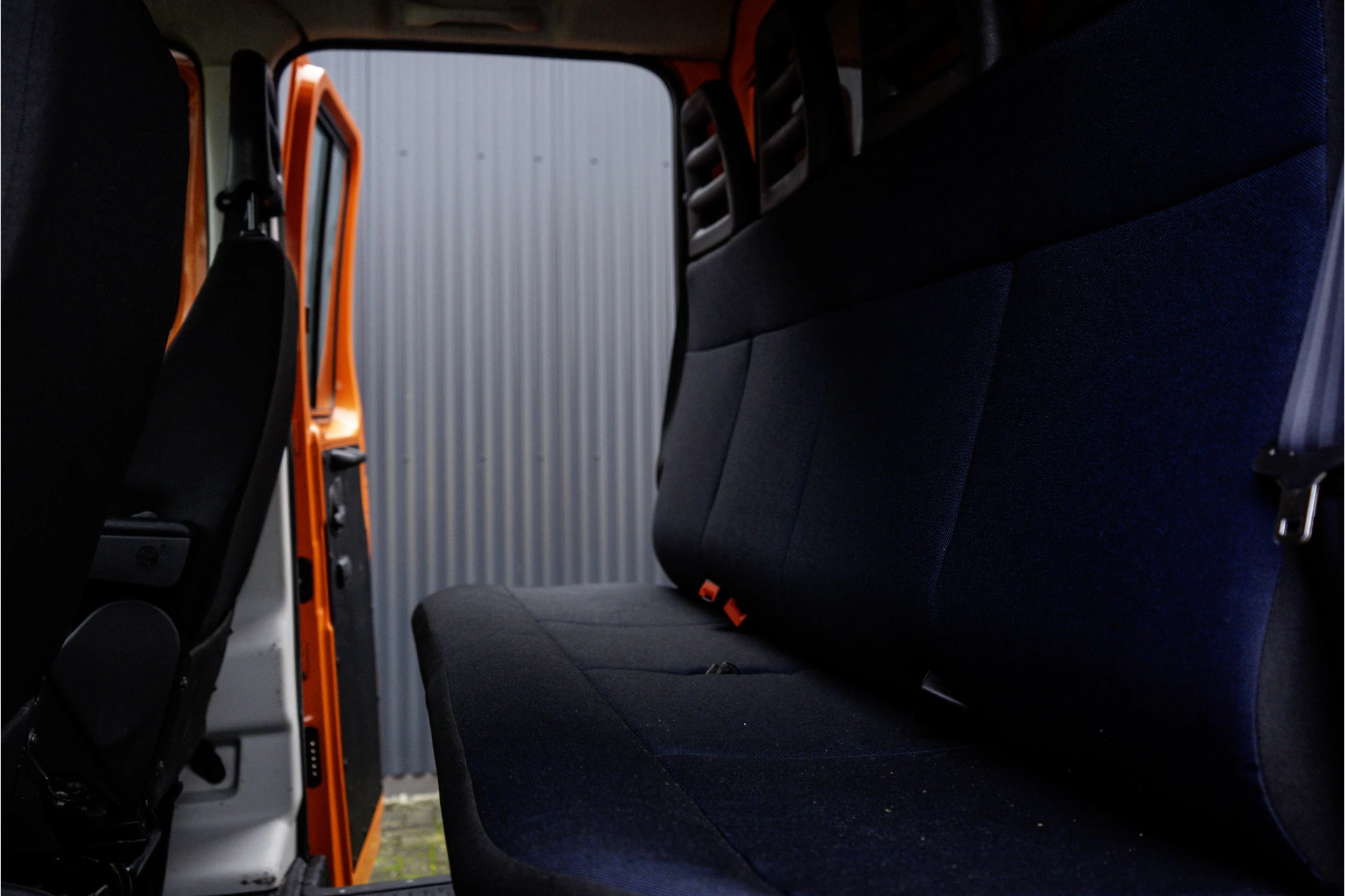 Hoofdafbeelding Iveco 50C18 3.0L | Bakwagen met laadklep | Climatic | Cruise | 180PK | 3.5T Trekgewicht | 2520KG Laadvermogen