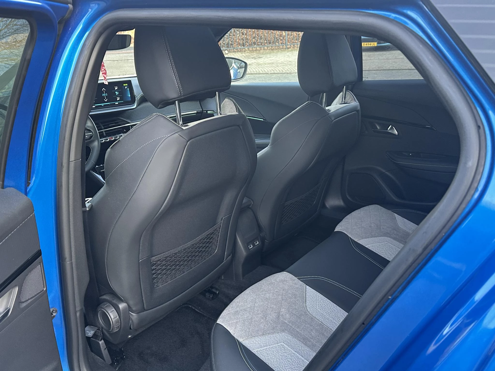 Hoofdafbeelding Peugeot e-2008